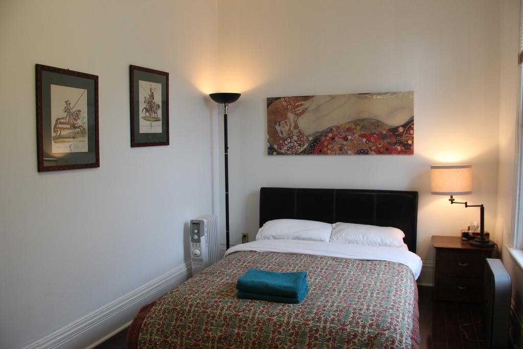 Spadina 11 Guesthouse Toronto Pokoj fotografie